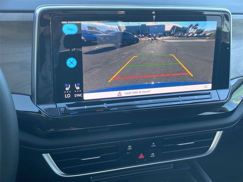 New 2026 Volkswagen Atlas SE image 22