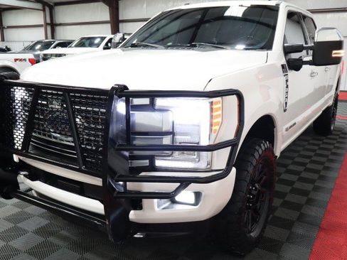 Used 2017 Ford F350 Platinum w/ Platinum Ultimate Package AWD/4WD image 26