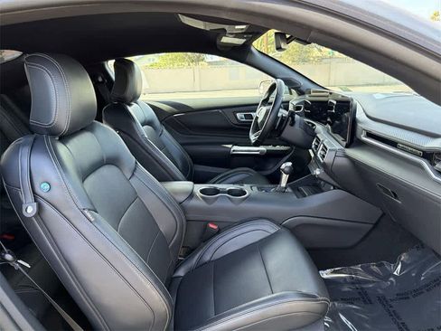 Used 2024 Ford Mustang GT Premium image 32