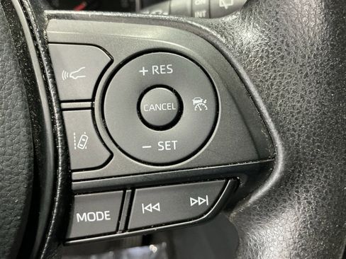 Used 2021 Toyota RAV4 XLE w/ Convenience Package image 10