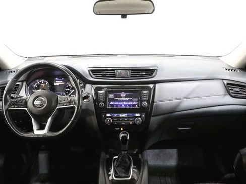 Used 2018 Nissan Rogue SV w/ Premium Package image 15