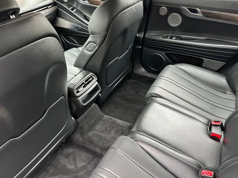 Used 2024 Genesis G80 image 13