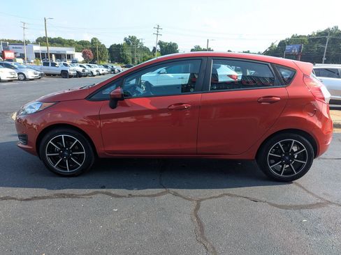 Used 2019 Ford Fiesta SE FWD image 4