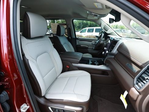 Used 2025 RAM 1500 Laramie AWD/4WD image 29