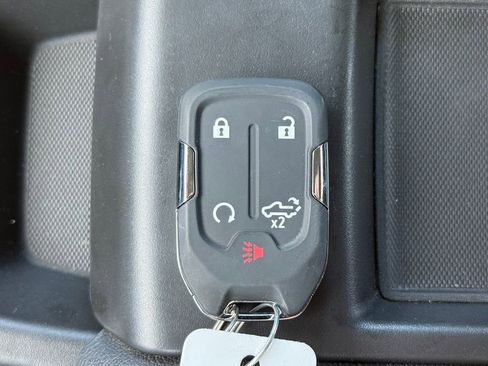 Used 2022 Chevrolet Silverado 1500 LT w/ Bed Protection Package AWD/4WD image 16