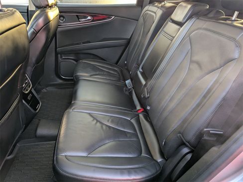 Used 2021 Lincoln Nautilus Reserve image 19