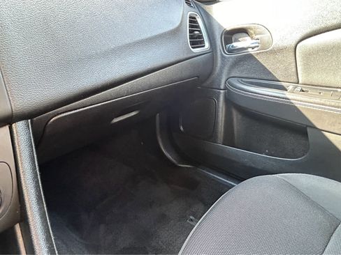 Used 2013 Dodge Avenger SE image 27