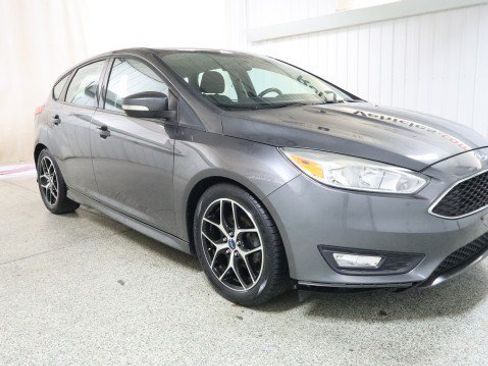 Used 2015 Ford Focus SE w/ SE Sport Package FWD image 5