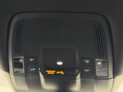 Used 2023 Porsche Taycan 4S w/ Premium Package image 35