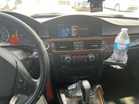 Used 2011 BMW 328i xDrive Sedan AWD/4WD image 13