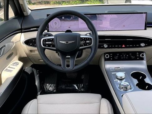 Certified 2026 Genesis GV70 2.5T AWD/4WD image 7