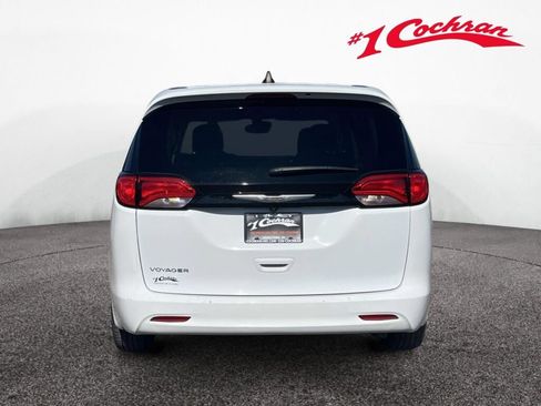 Used 2023 Chrysler Voyager LX FWD image 8