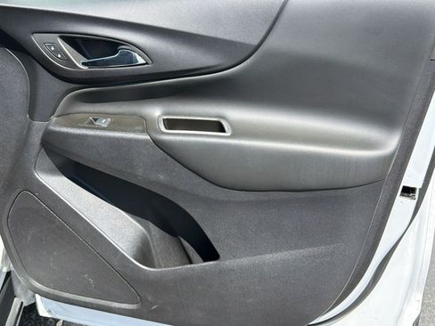 Used 2024 Chevrolet Equinox LT FWD image 34