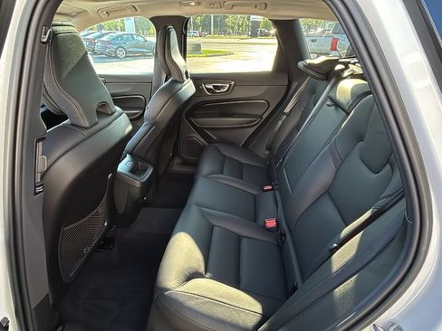 Used 2023 Volvo XC60 B5 Plus w/ Climate Package AWD/4WD image 10