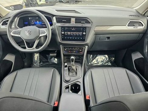Used 2022 Volkswagen Tiguan SE image 27