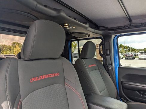 Used 2020 Jeep Gladiator Rubicon w/ Trailer Tow Package image 11