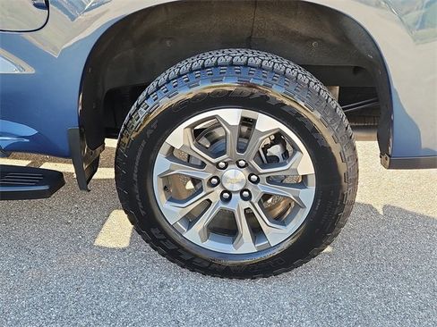 Certified 2024 Chevrolet Silverado 1500 High Country w/ Technology Package image 7