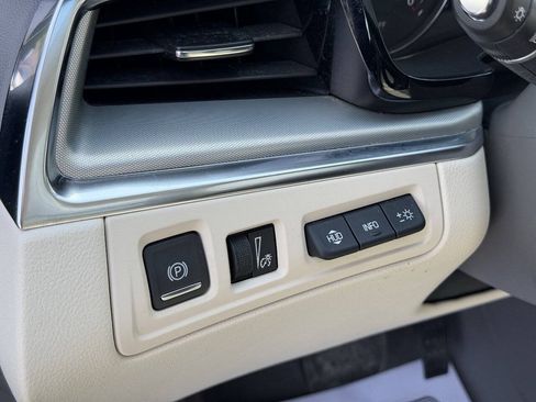 Used 2021 Cadillac XT5 Premium Luxury FWD image 24