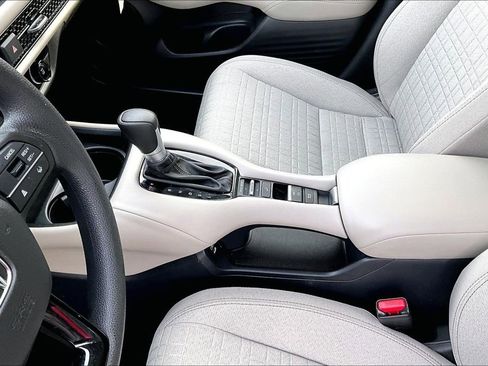 Certified 2025 Honda HR-V LX image 13