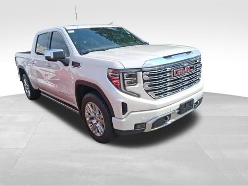 Used 2024 GMC Sierra 1500 Denali w/ Technology Package RWD image 3
