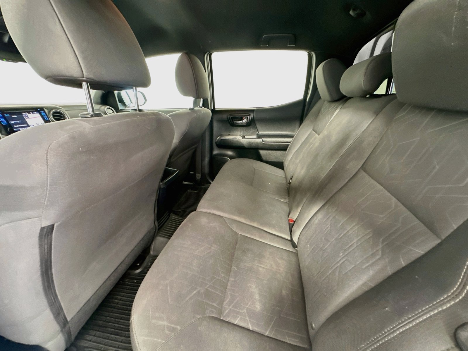 Used 2018 Toyota Tacoma TRD Sport AWD/4WD image 23