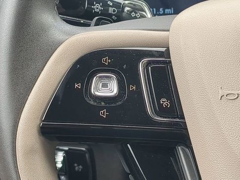 Used 2023 Lincoln Corsair FWD image 31