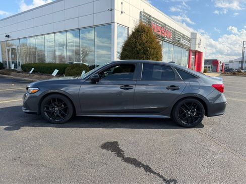 Used 2023 Honda Civic Sport image 4