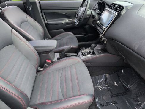 Used 2025 Mitsubishi Outlander Sport SE AWD/4WD image 30