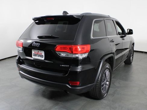 Used 2018 Jeep Grand Cherokee Laredo image 17