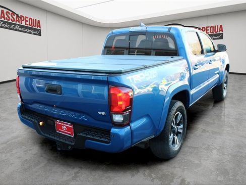 Certified 2018 Toyota Tacoma TRD Sport image 5