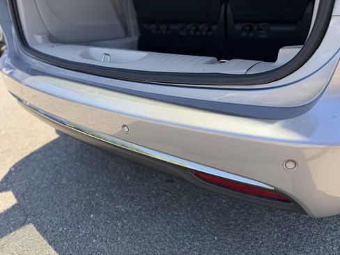 Used 2018 Chrysler Pacifica Limited FWD image 25