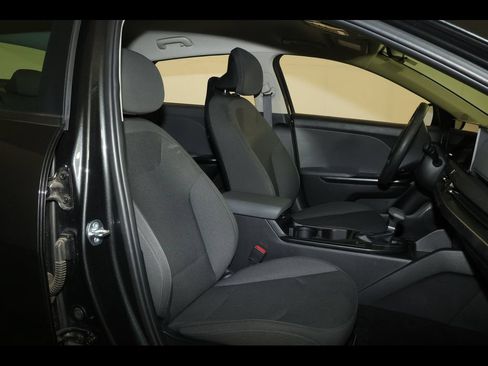 Used 2025 Kia K4 FWD image 28