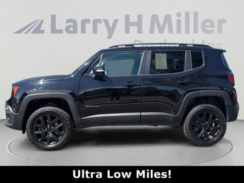 Used 2017 Jeep Renegade Altitude AWD/4WD image 2