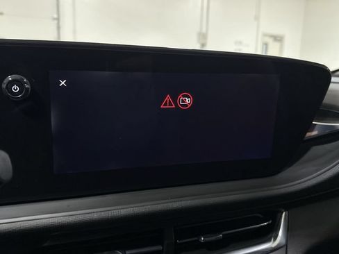 Used 2024 Buick Envista Preferred w/ Advanced Safety Package FWD image 15