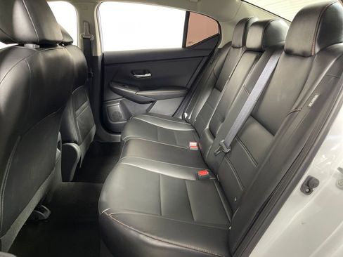 Used 2022 Nissan Sentra SR w/ SR Premium Package image 13