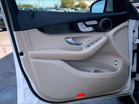 Used 2017 Mercedes-Benz GLC 300 4MATIC Coupe image 23