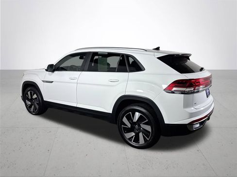 Used 2024 Volkswagen Atlas Cross Sport SE AWD/4WD image 8