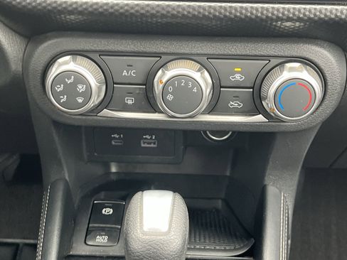 Used 2023 Nissan Kicks SV image 21