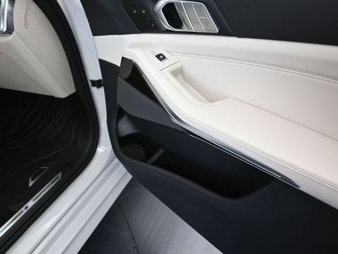 New 2026 BMW X7 xDrive40i image 24