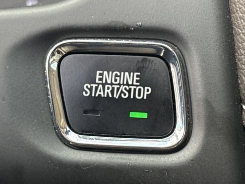 Used 2019 GMC Acadia Denali w/ Technology Package FWD image 39