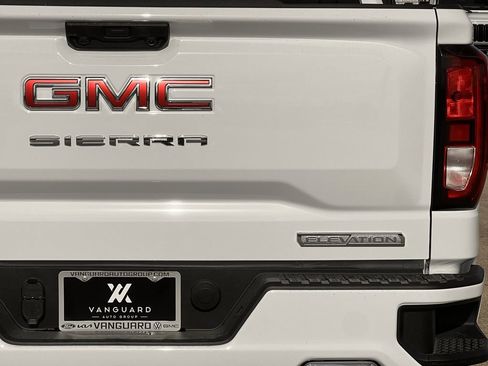 New 2026 GMC Sierra 1500 Elevation image 4