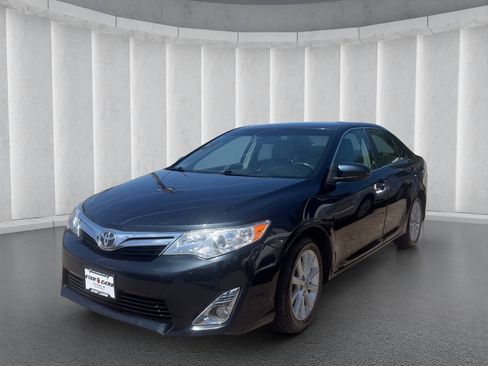 Used 2012 Toyota Camry XLE FWD image 1