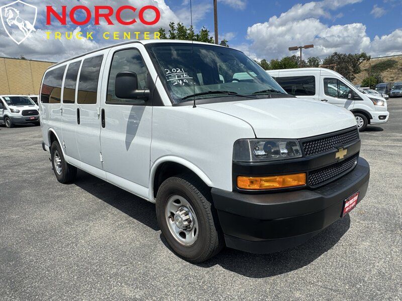 Used 2021 Chevrolet Express 3500 LS RWD image 4