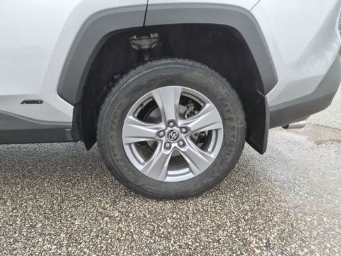 Used 2023 Toyota RAV4 XLE w/ Convenience Package image 9