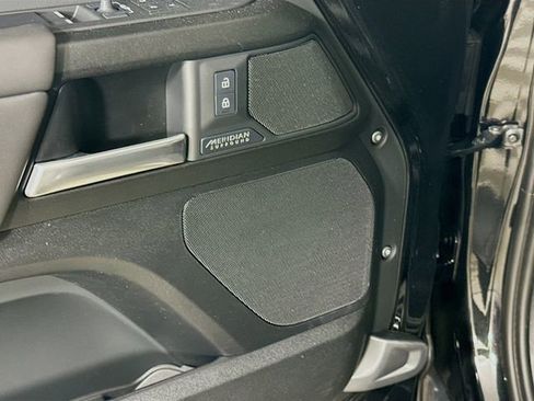 New 2026 Land Rover Defender 90 V8 AWD/4WD image 21