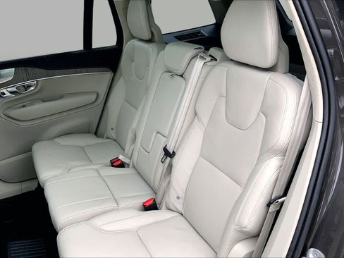 Used 2024 Volvo XC90 T8 Ultimate w/ Lounge Package AWD/4WD image 21