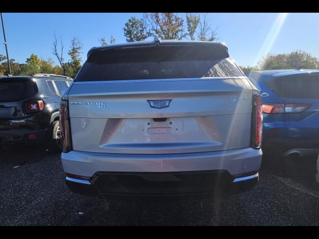 Used 2025 Cadillac Escalade IQ Luxury 2 AWD/4WD image 4