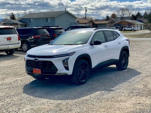 New 2026 Chevrolet Trax ACTIV FWD image 1
