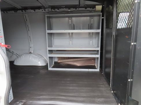 Used 2018 Chevrolet Express 2500 w/ Driver Convenience Package image 28