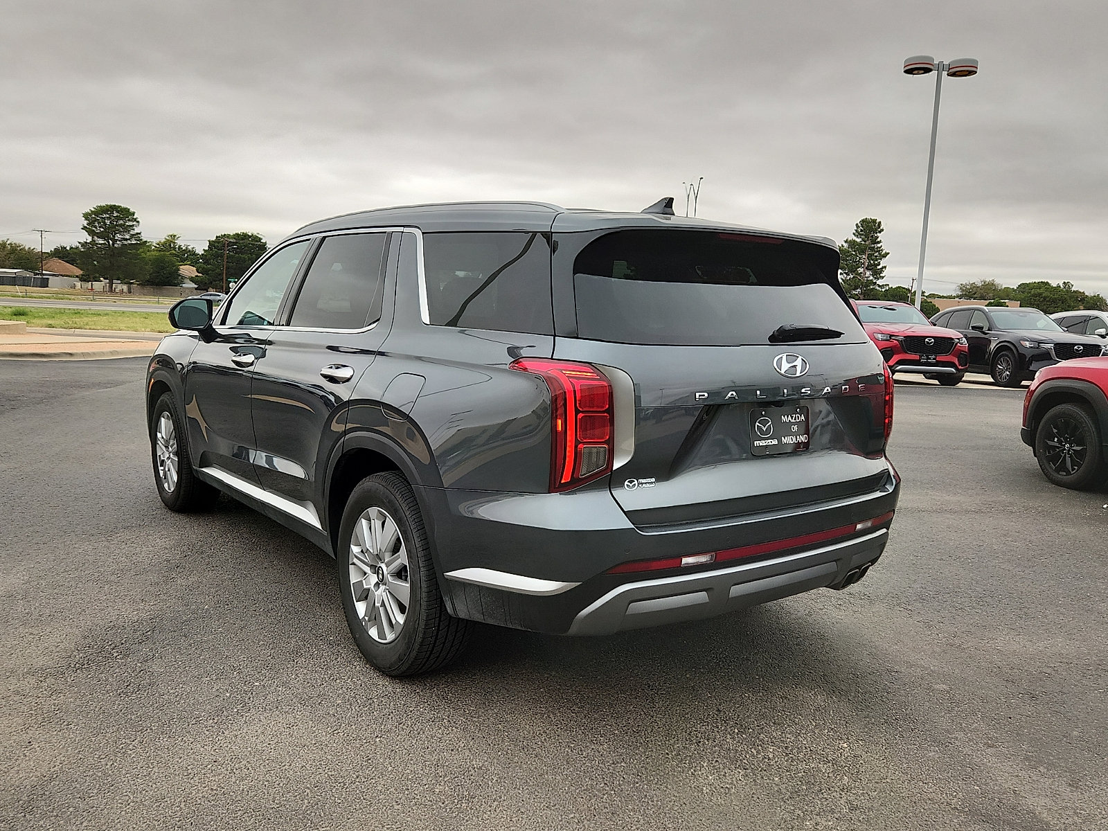 Used 2025 Hyundai Palisade SEL FWD image 4